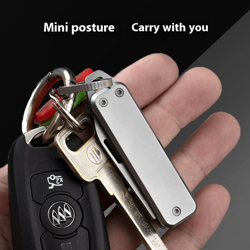 Mini Outdoor Klappmesser „PocketEdge“ – EDC-Schlüsselanhänger, mit Wunschgravur oder Anti-Lost-Text