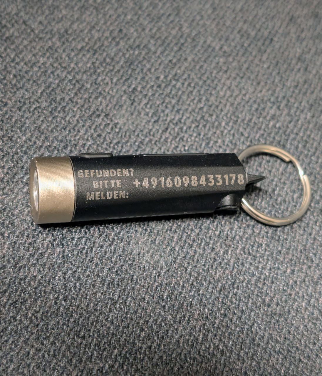 Philips SFL1121 Mini EDC Taschenlampe. Wiederaufladbar, LED, 3 Modi mit Anti-Lost-Text oder individueller Lasergravur